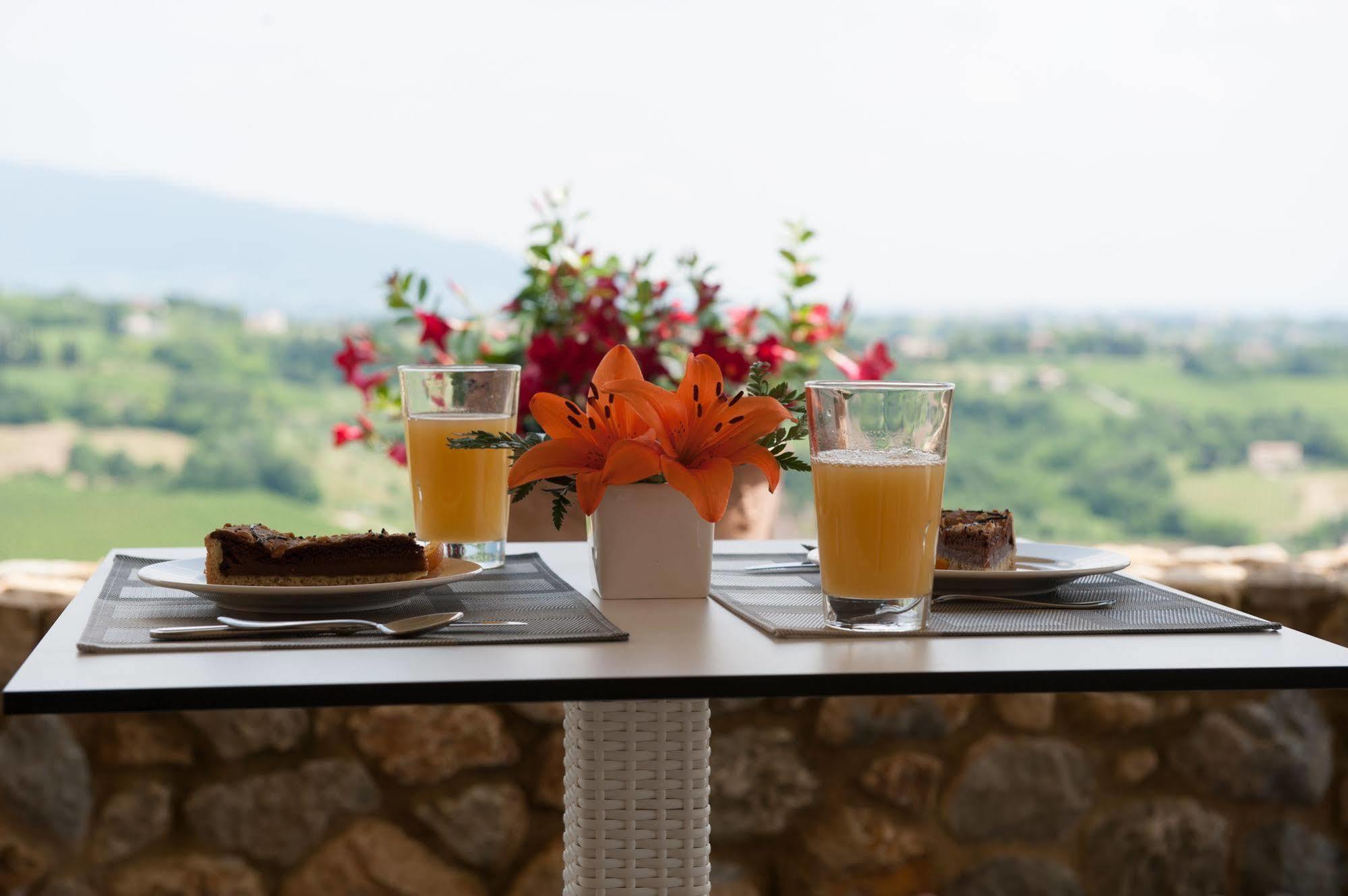Villa Del Poggio Prosecco Bike Hotel San Pietro Di Feletto Kültér fotó